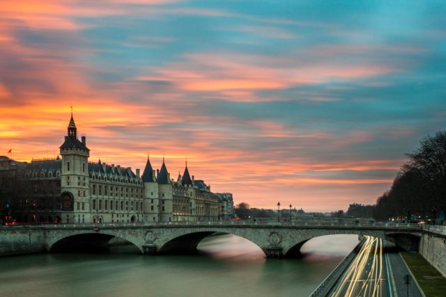 Bro i Paris